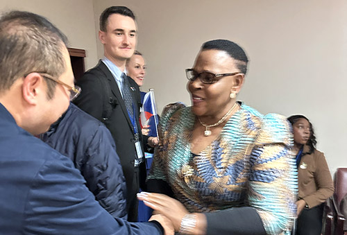 bwin必赢亚洲集团董事局主席徐鹏应邀出席结合国妇女周系列活动